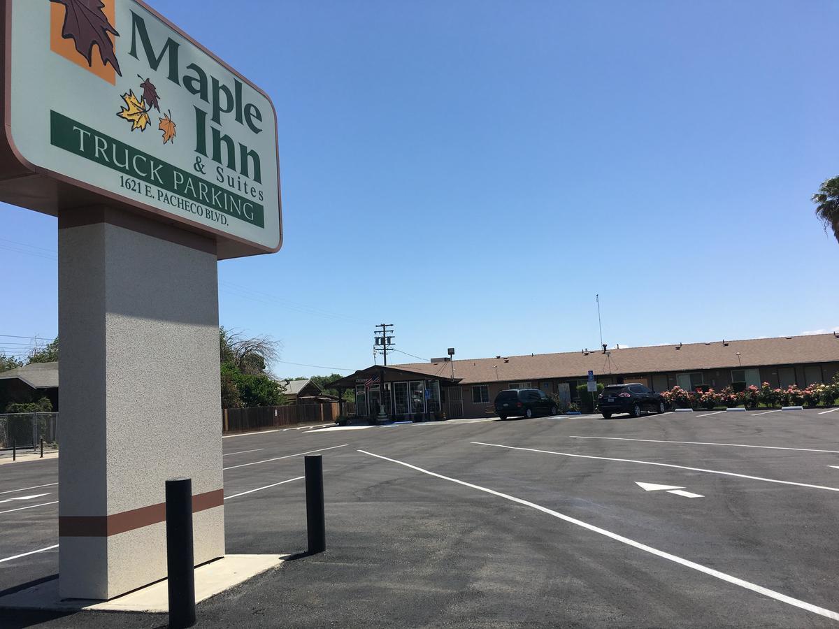 Maple Inn And Suites لوس بانوس المظهر الخارجي الصورة