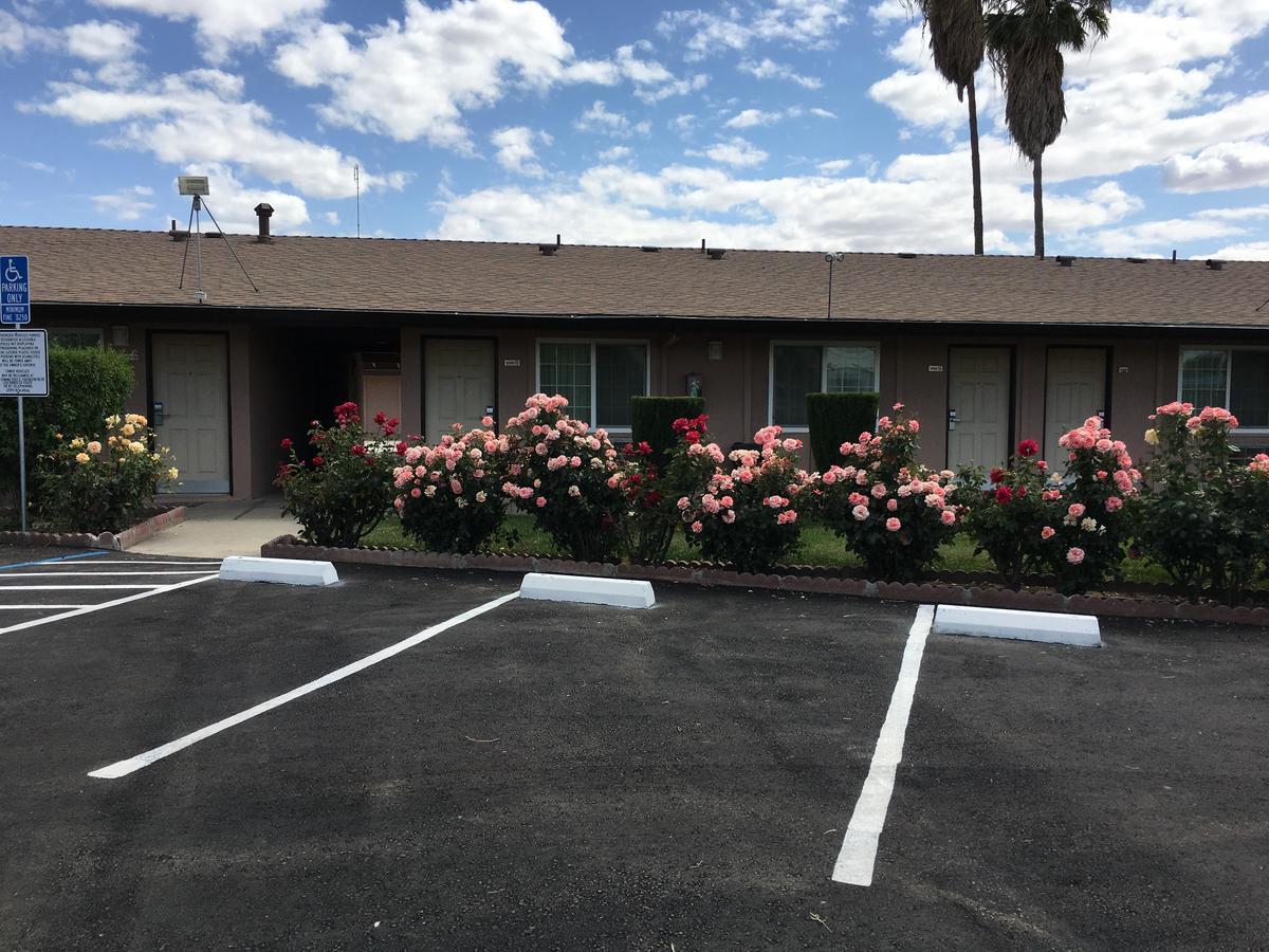 Maple Inn And Suites لوس بانوس المظهر الخارجي الصورة