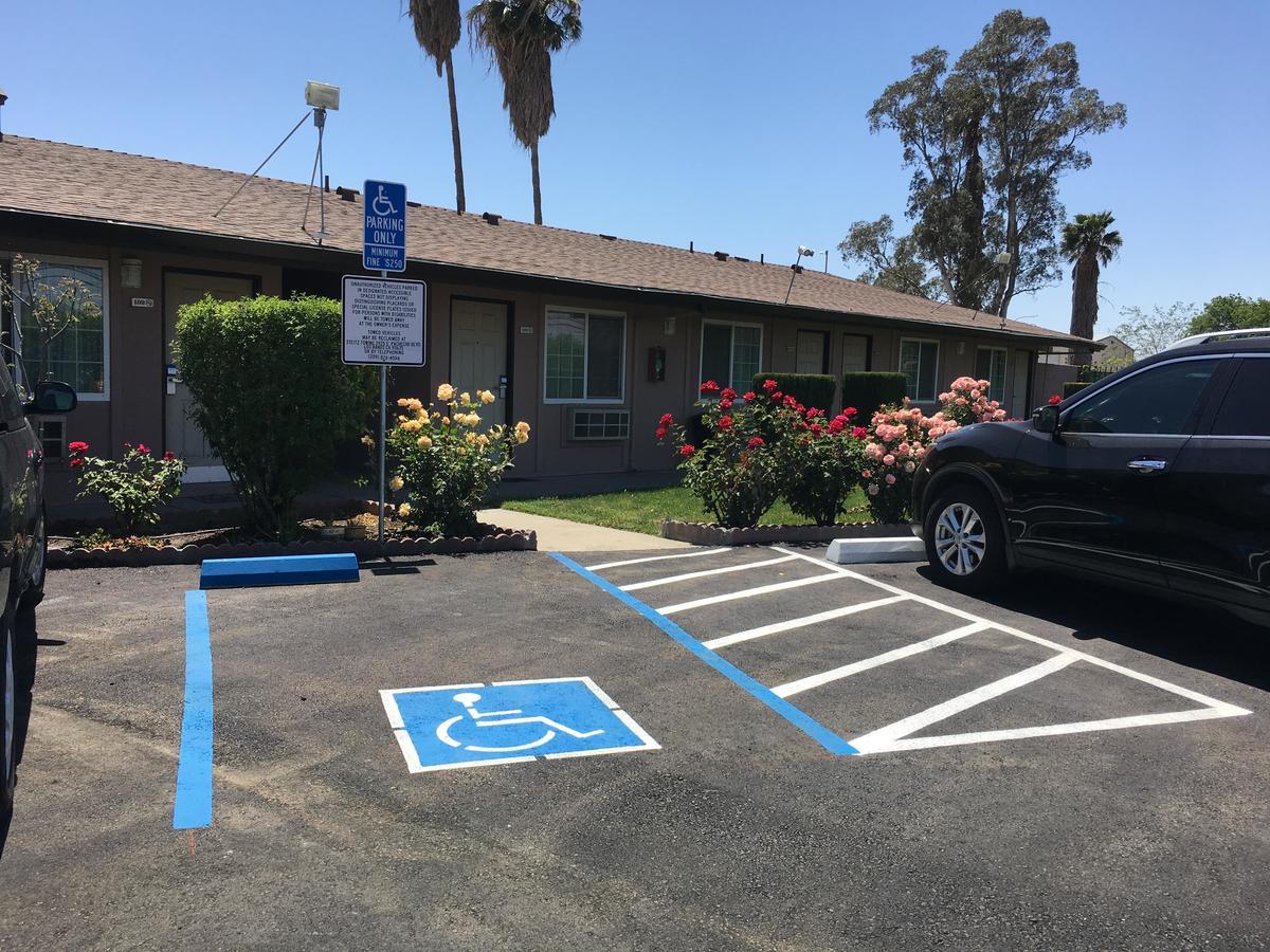 Maple Inn And Suites لوس بانوس المظهر الخارجي الصورة