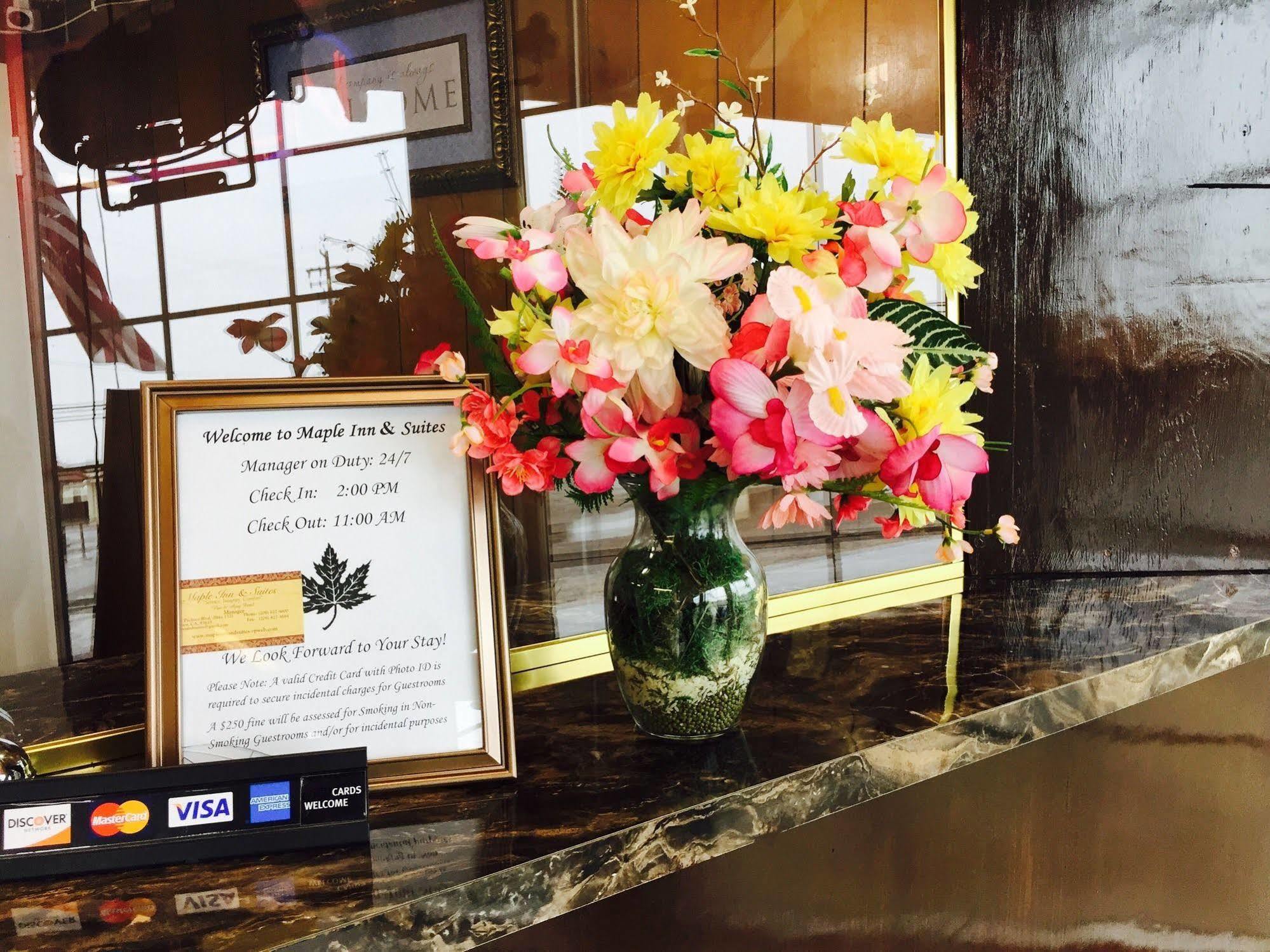 Maple Inn And Suites لوس بانوس المظهر الخارجي الصورة